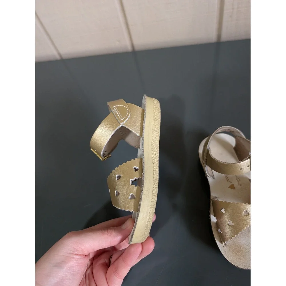 Salt Water Sandals Sun-San Sweetheart Gold Leather Heart Cutout Sandals Size 7